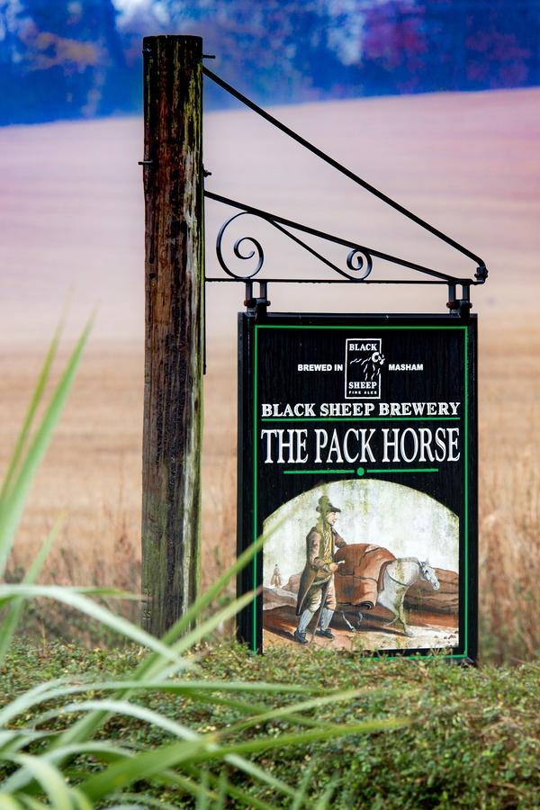 The Pack Horse Inn Chathill Eksteriør bilde